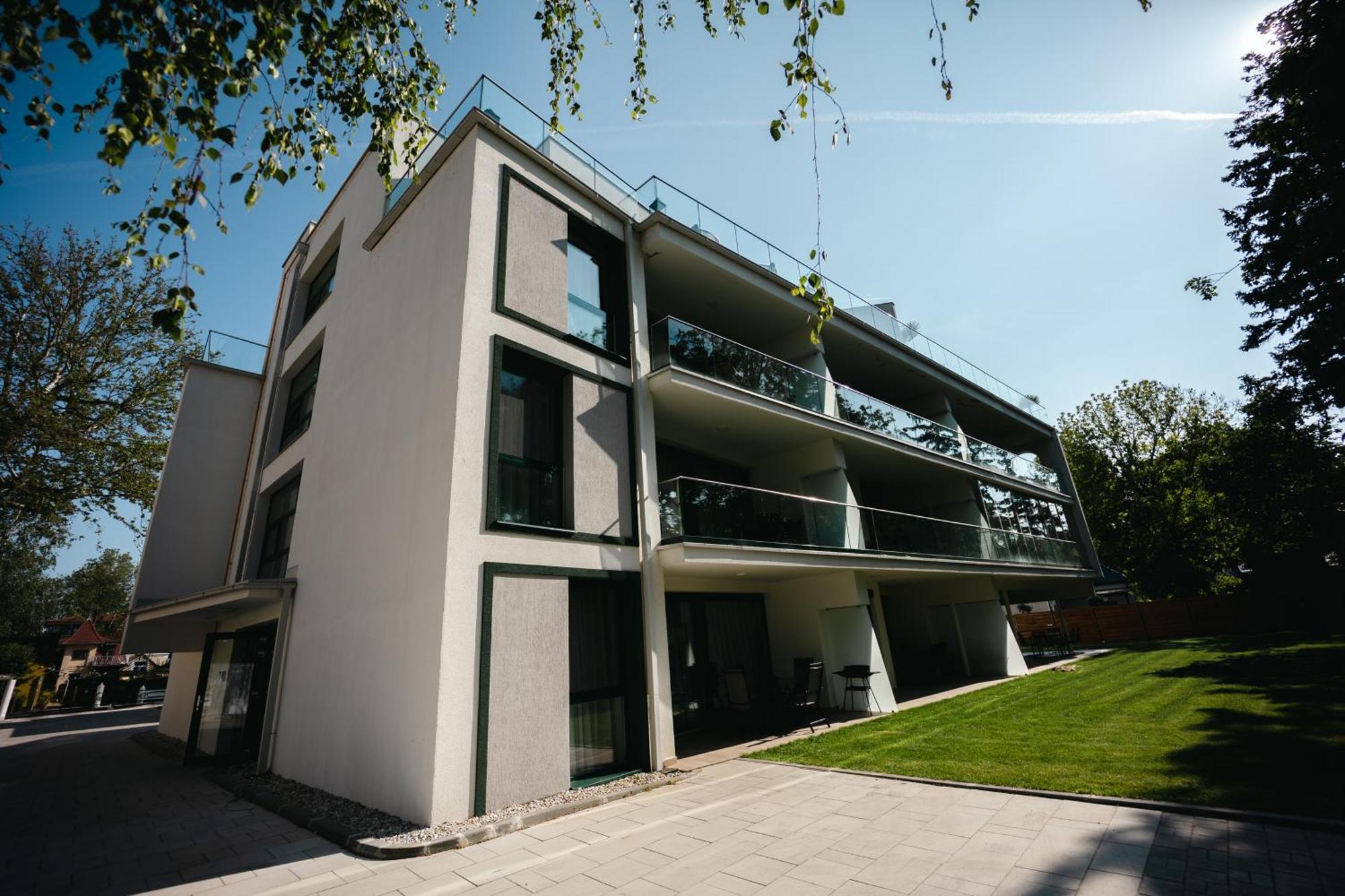 Villa Bauhaus Wellness Apartman Siófok Exterior foto